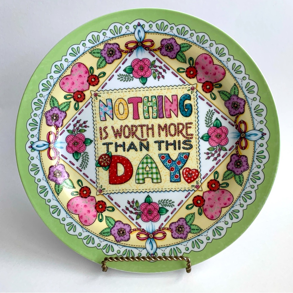 MARY ENGELBREIT Decorative Vintage Y2K Round Collectors Plate 2001 With Stand - Picture 3 of 8